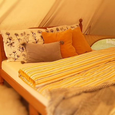 Glamping V Sadu Hotel Sadská Eksteriør billede