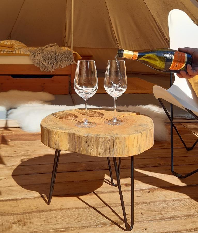 Glamping V Sadu Hotel Sadská Eksteriør billede